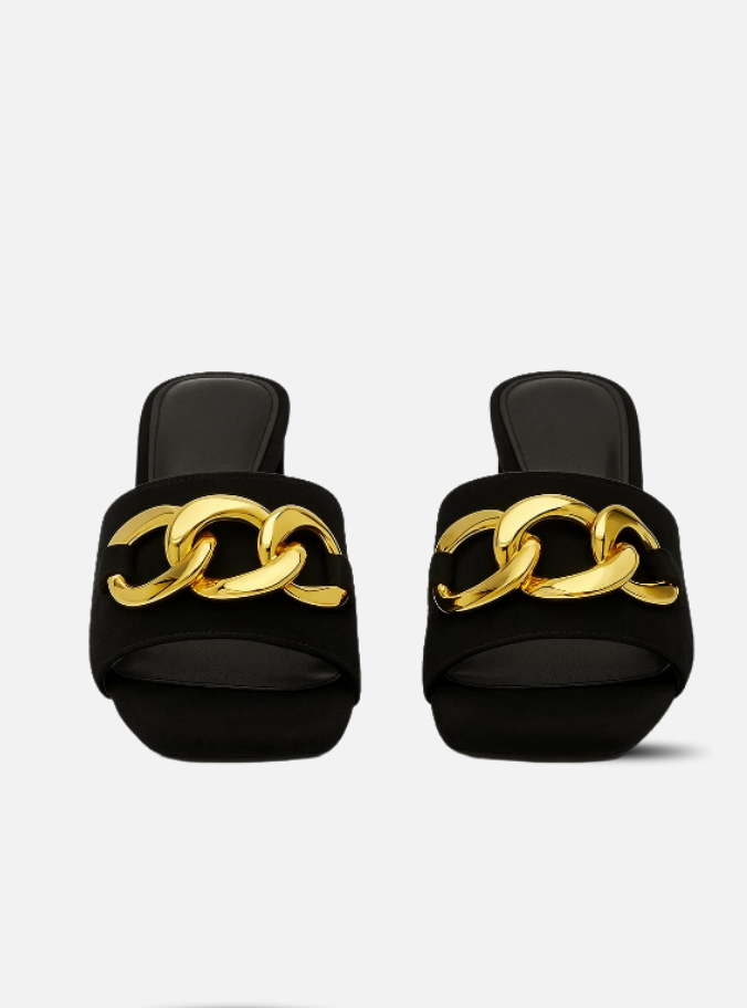 Mule Com Corrente dourada - Preta