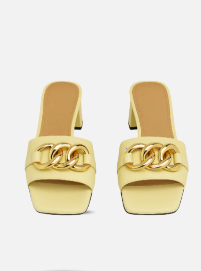 Mule Com Corrente dourada - Amarela